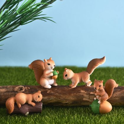 4 PCS/Set Lovely Squirrel Family Miniature Figurine Garden Decoration